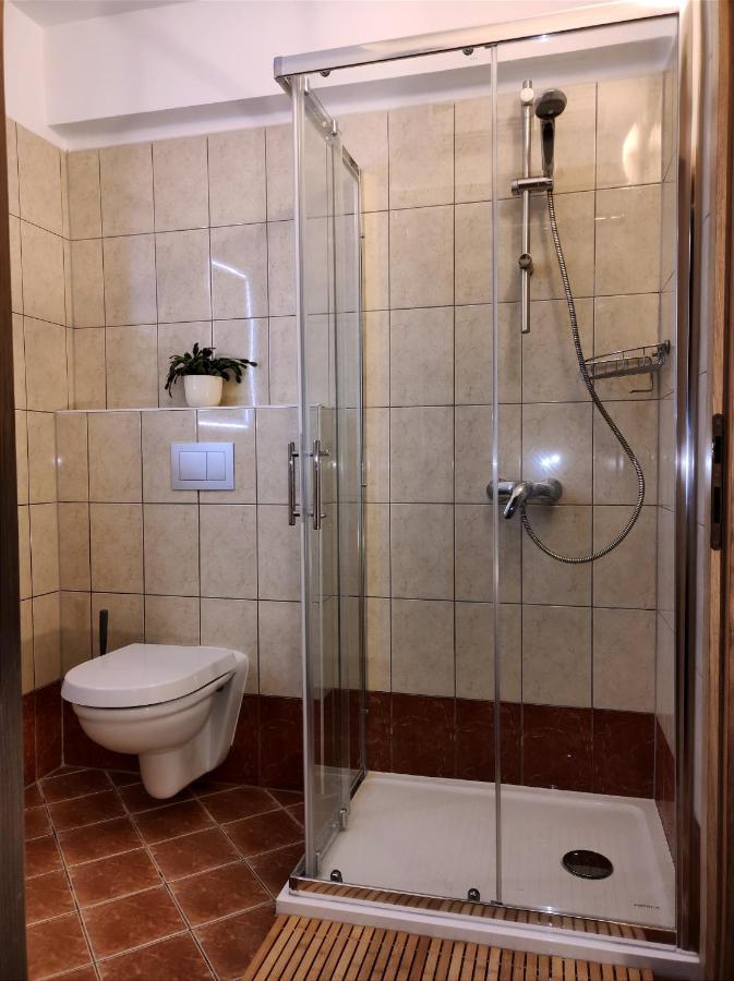 apartman Emili Malinska Exterior foto